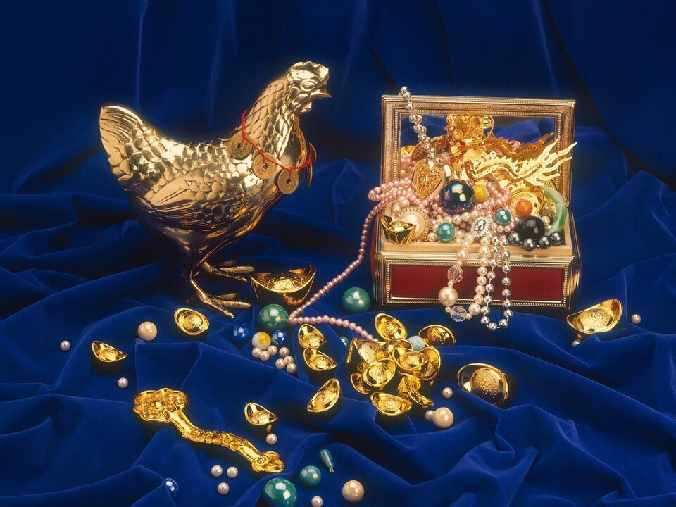 gallo de oro para atraer dinero